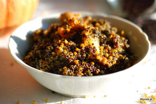quinoa czarna z dynią 